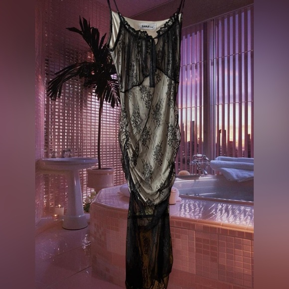 LACE OLIVE MAXI DRESS - Picture 2 of 3